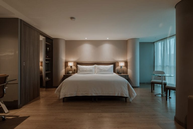 binn-hotel-junior-suite-deluxe-cityview