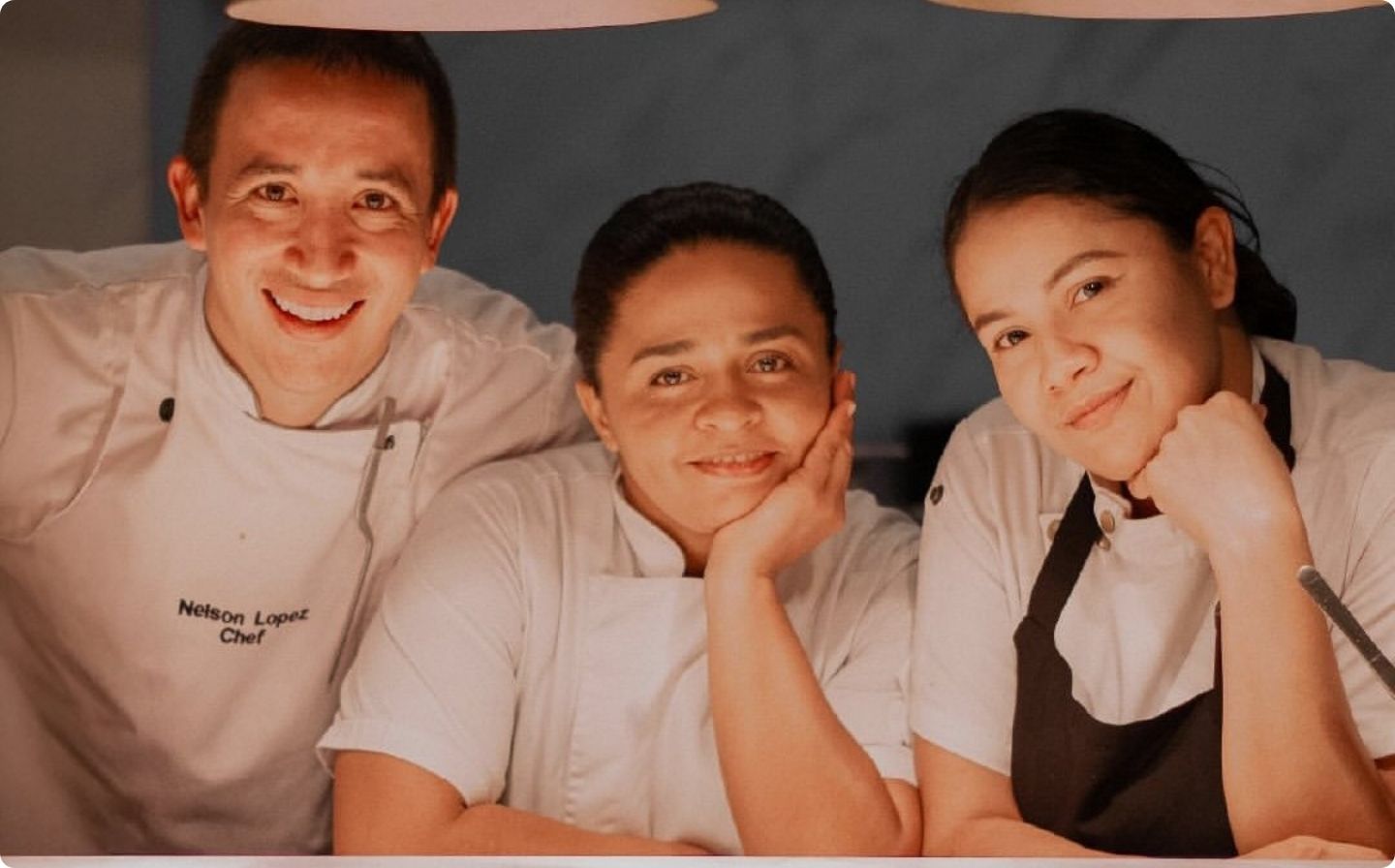 Imagen de tres chefs en La Makha.