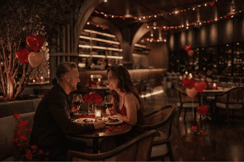 Pareja celebrando San Valentin en La Makha