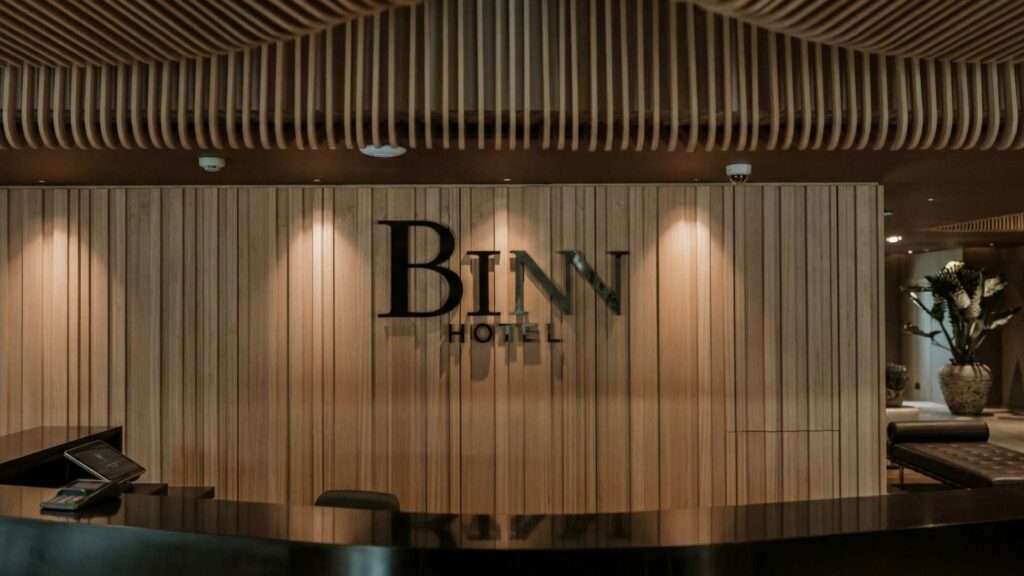 Recepción de BINN Hotel