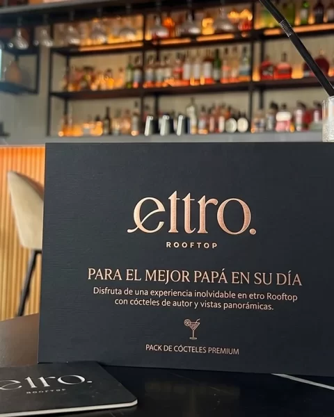 Tarjeta del pack de cócteles premium de Etro Rooftop para el Día del Padre en BINN Hotel