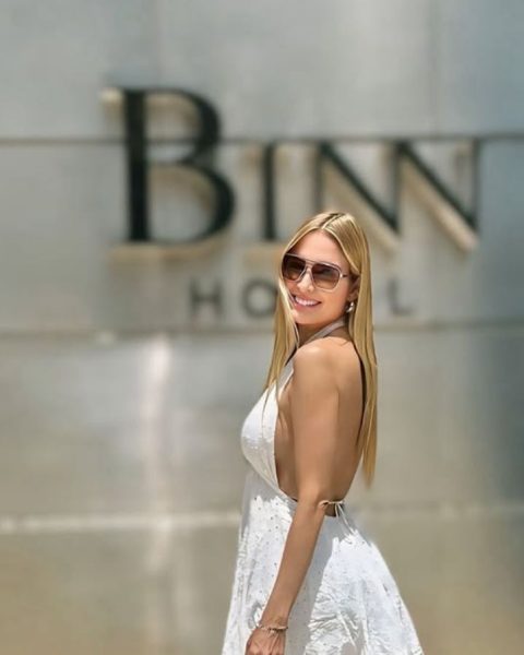 Fachada del Binn Hotel, destacado entre los hoteles de lujo en Medellín por su arquitectura sustentable.