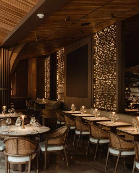 Restaurante de lujo BINN en El Poblado, con elegante decoración y ambiente acogedor