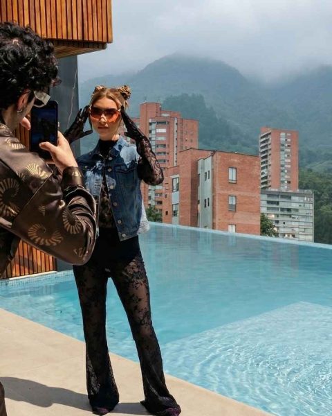 Acceso a Etro Rooftop en Medellín con ubicación estratégica y fácil llegada, rooftop ideal para disfrutar vistas, gastronomía y experiencias exclusivas en la ciudad